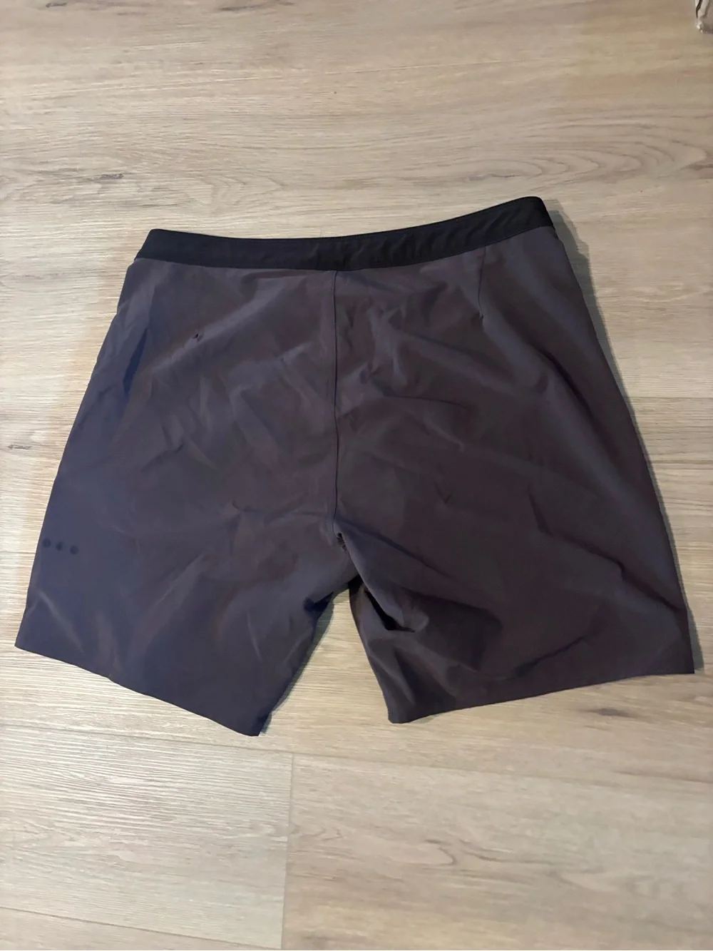 Vuori Men Board Shorts MSRP $88